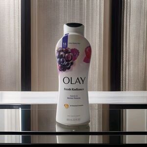 OLAY Fresh‎ Radiance Berries Body Wash, 22 fl oz – Moisturizing & Refreshing
